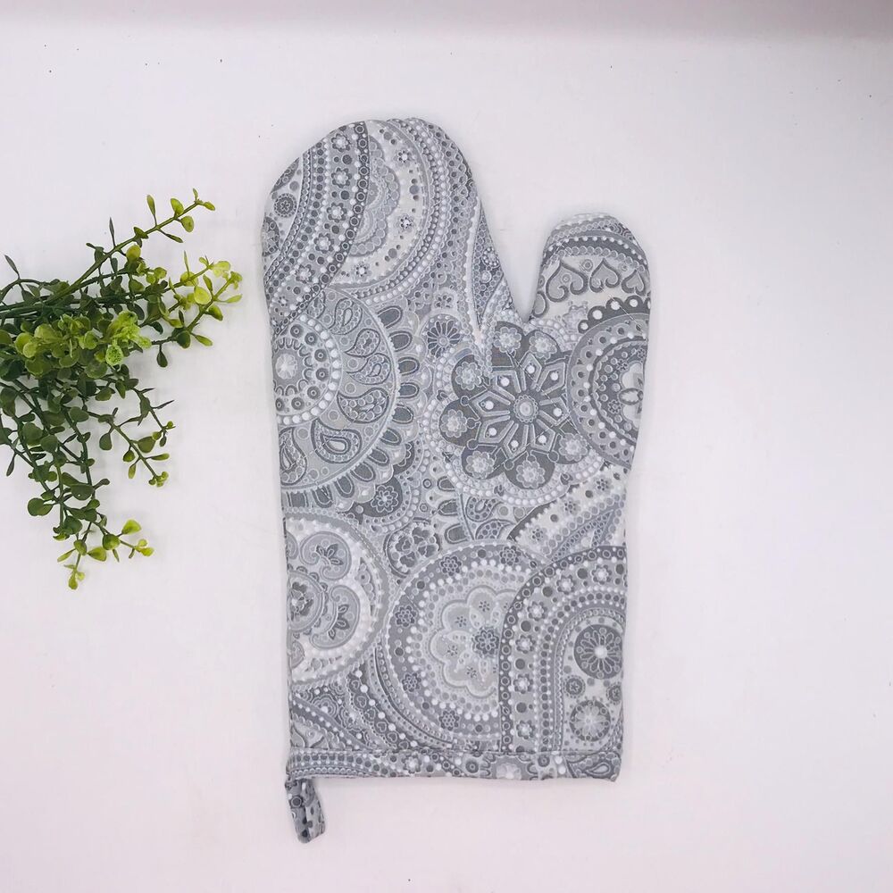 Oven Mitt: Neutral Gray Paisley Baking Mitt Gift Cottage